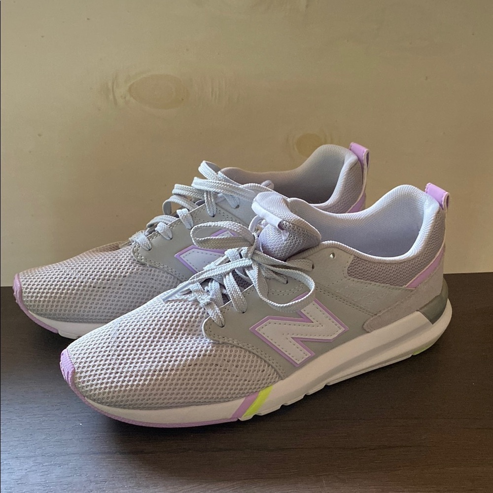 New Balance Gray and Pink Sneakers with Mesh Upper